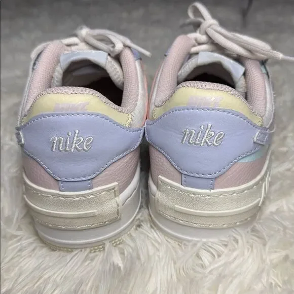 Nike Cream and White Sneakers - Picture 4 of 7